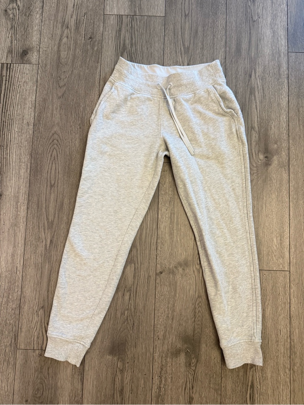Lululemon Gray Lightweight Fleece Jogger Women Size 4 Sweatpants